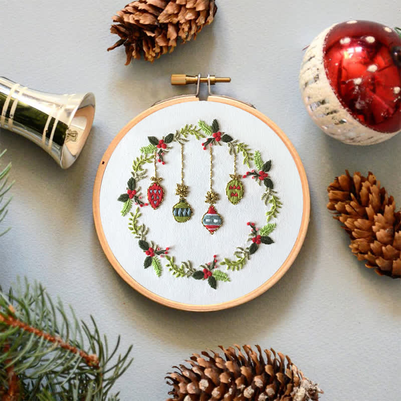 Rubbyoo Embroidery Kit - Beautiful Christmas Wreath - image 4