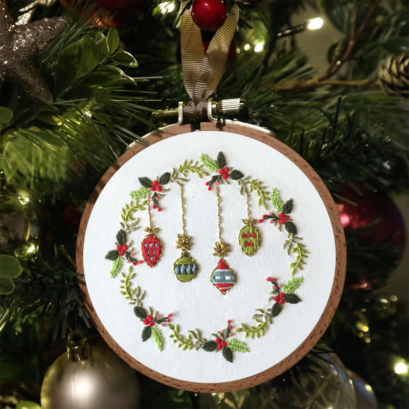 Rubbyoo Embroidery Kit - Beautiful Christmas Wreath - image 3