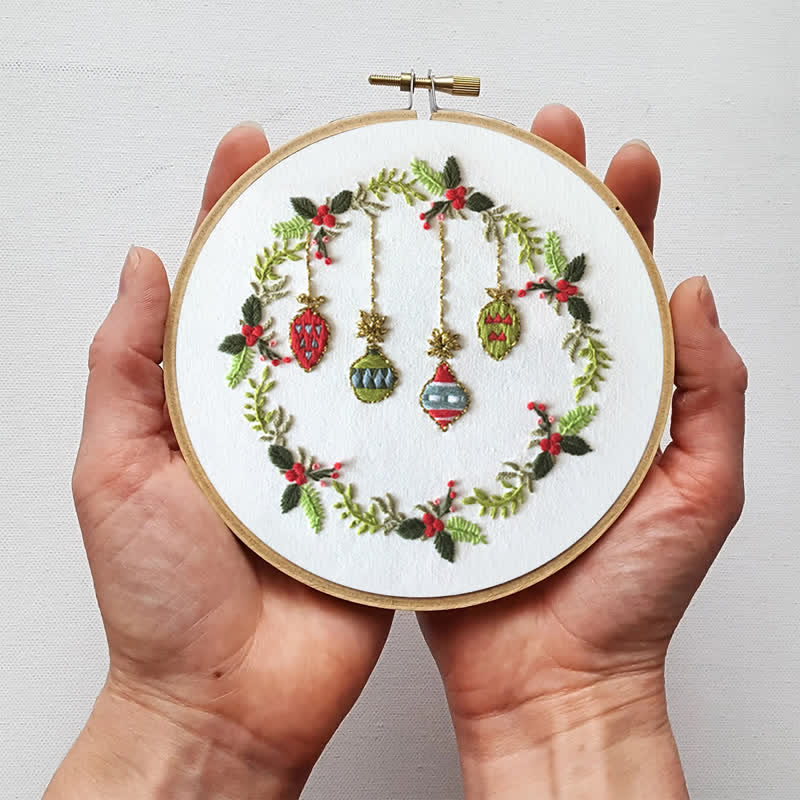 Rubbyoo Embroidery Kit - Beautiful Christmas Wreath - image 5