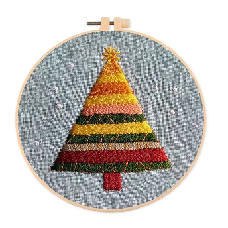Rubbyoo Embroidery Kit -String Christmas Tree - image 0