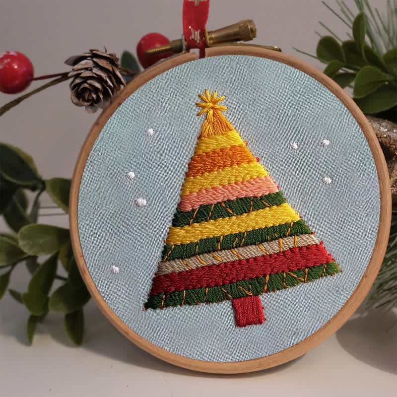 Rubbyoo Embroidery Kit -String Christmas Tree - image 1