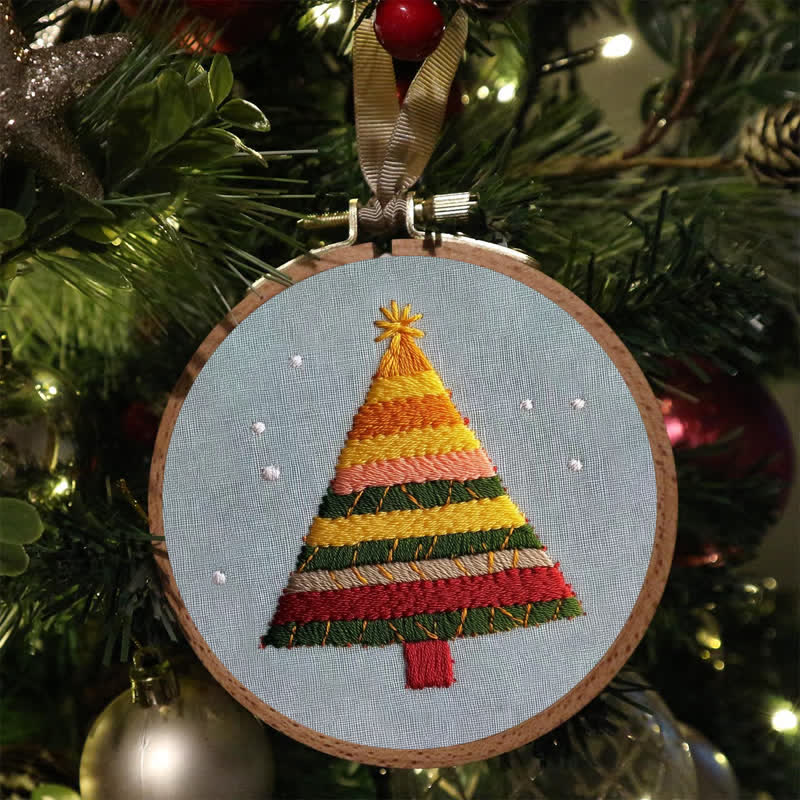 Rubbyoo Embroidery Kit -String Christmas Tree - image 5