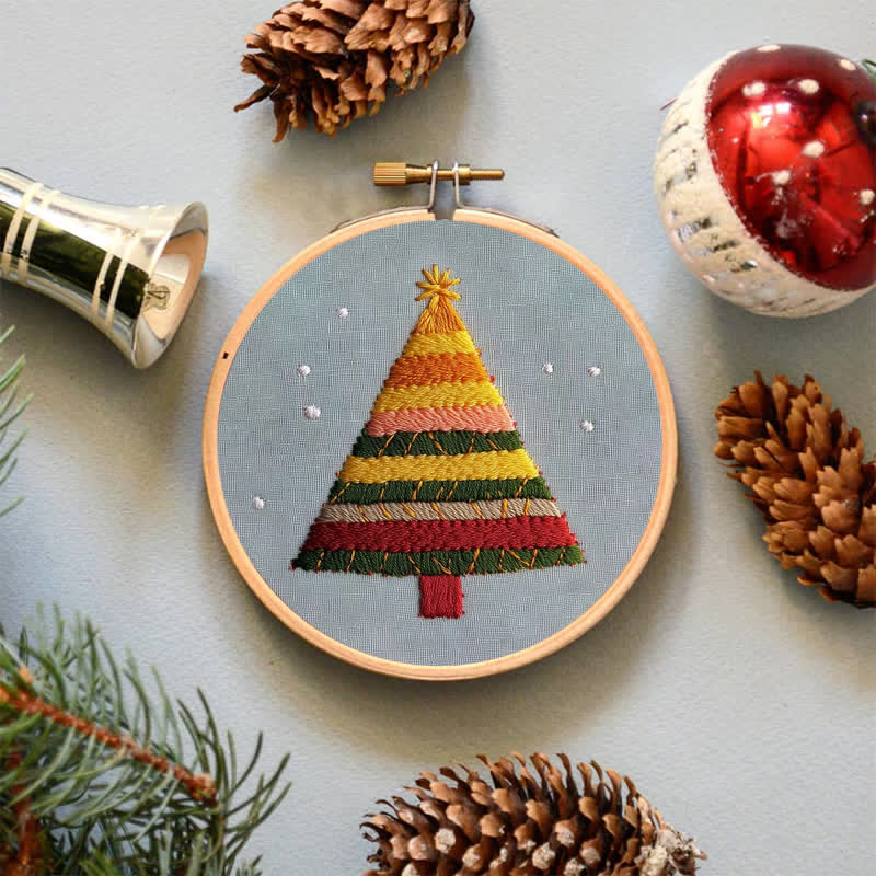 Rubbyoo Embroidery Kit -String Christmas Tree - image 2
