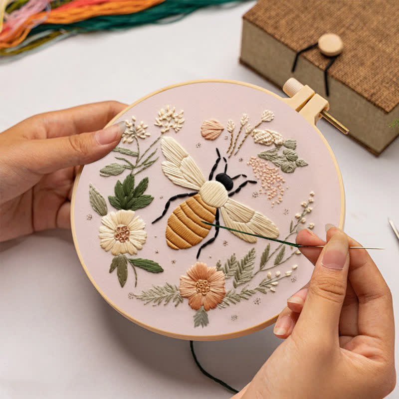 Rubbyoo Embroidery Kit - Bee And Bloom - image 1